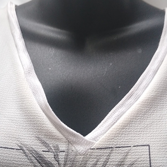 Woman's Worthington sleeveless white Summer shirt - Picture 3 of 7